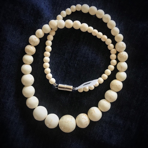 Ivory Howlite Beads - Picture 3 of 7